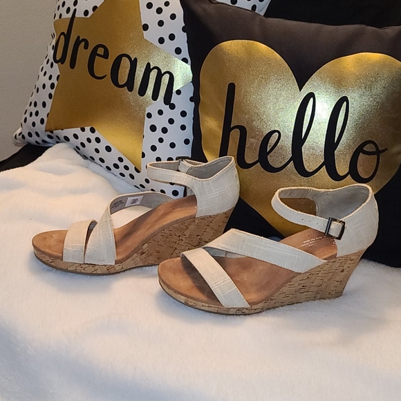 Toms Wedges - Picture 3 of 3